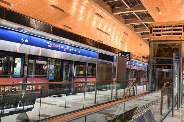 Dubai Bae Aralık 2021 Dubai Bae Deki Metro Stasyonu Sürücüsüz — Stok fotoğraf