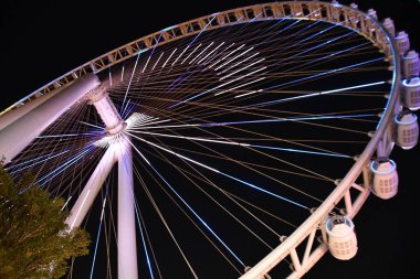 Dubai, BAE - 25 Aralık Dubai, Dubai 'deki Bluewaters Adası' nda. 210 metre yüksekliğindedir ve belirgin manzaraya sahiptir..