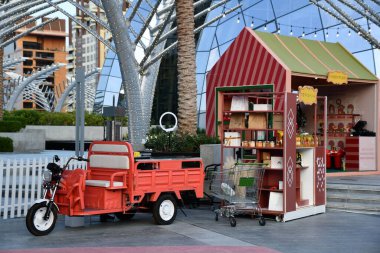 DUBAI, UAE - DEC 25: Rooftop Festive Village at Nakheel Mall at Palm Jumeirah in Dubai, UAE, as seen on Dec 25, 2021. It is a mall complex with a wide variety of global retailers, plus eats & a cinema in a contemporary space.