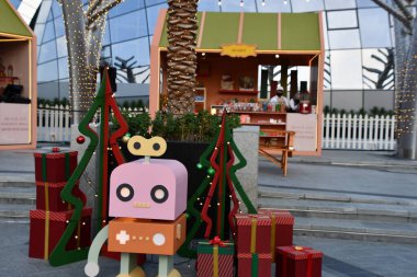 DUBAI, UAE - DEC 25: Rooftop Festive Village at Nakheel Mall at Palm Jumeirah in Dubai, UAE, as seen on Dec 25, 2021. It is a mall complex with a wide variety of global retailers, plus eats & a cinema in a contemporary space.