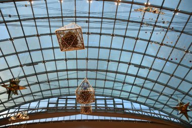 Dubai, BAE - 30 Aralık 2021 'de Dubai, BAE' de görülen Dubai Festivali Şehri. Dubai Festival Şehri, Ortadoğu 'nun en büyük karma kullanım gelişimi.