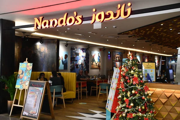 Dubai Emiratos Árabes Unidos Dic Restaurante Nandos Centro Comercial Bur — Foto de Stock