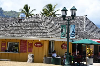 KAPAA HI - 18 AUG: 18 Ağustos 2021 'de Hawaii' deki Kauai adasında, Kapaa 'da Hindistan cevizi pazarı.