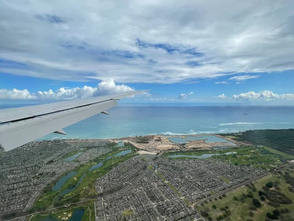ハワイのカウアイ島に着陸する飛行機 — ストック写真