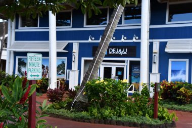 KOLOA HI - 18 AUG: Koloa, Hawaii 'deki Kukuiula Dükkanları, 18 Ağustos 2021' de görüldüğü gibi.