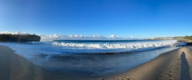Hawaii 'deki Kauai Adası' ndaki Poipu 'da gemi enkazı plajı.