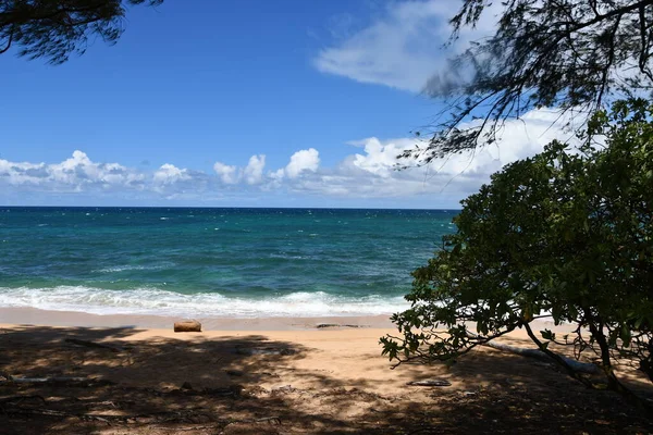 ハワイのカウアイ島ハレライからの水の眺め — ストック写真