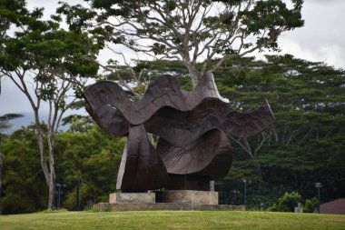 LIHUE HI - 17 AUG: Hawaii 'deki Lihue Kauai Devlet Üniversitesi' nde heykel, 17 Ağustos 2021 'de görüldüğü gibi.