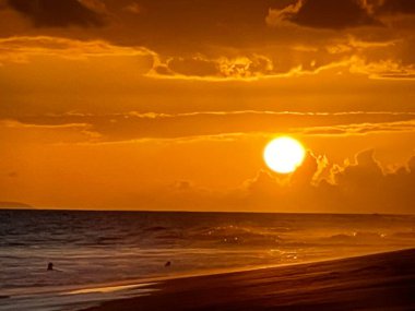 Hawaii, Kauai 'deki Kekaha Sahil Parkı' nda günbatımı
