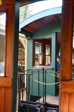 20 Ağustos 2021 'de Hawaii' deki Lihue, Kauai Adası 'ndaki Kilohana Çiftliği' nde Kauai Plantasyon Demiryolu turu..