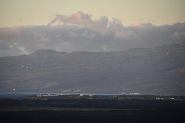 Hawaii 'deki Kailua Kona' da Pasifik Okyanusu üzerinde gün batımı