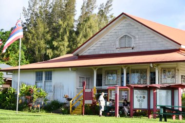 KAPAAU HI - 24 AUG: Hawaii 'nin Büyük Adası Kapaau' daki Kuzey Kohala Civic Center, 24 Ağustos 2021 'de görüldüğü gibi.