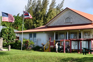 KAPAAU HI - 24 AUG: Hawaii 'nin Büyük Adası Kapaau' daki Kuzey Kohala Civic Center, 24 Ağustos 2021 'de görüldüğü gibi.