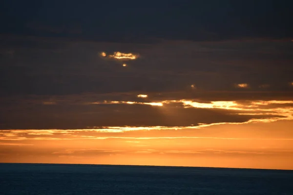 ハワイのカイルア コナの太平洋に沈む夕日 — ストック写真