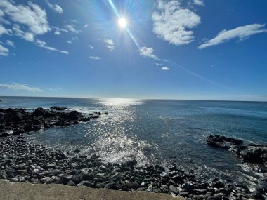 Waimea 'daki Mahukona Sahil Parkı' ndan gün batımı manzarası Hawaii 'nin büyük adasında.