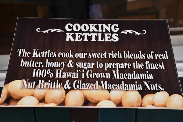 WAIMEA HI - 25 AUG: Hamakua Macadamia Fındık Şirketi Hawaii, Waimea 'da, 25 Ağustos 2021' de görüldüğü gibi.