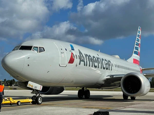 Grand Cayman Cayman Islands Feb American Airlines Airplane Owen Roberts — Stock Photo, Image