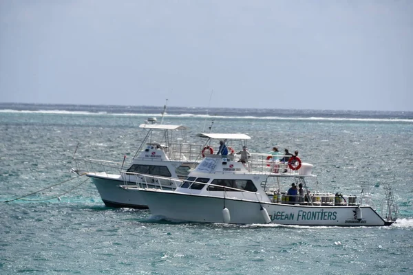 East End Cayman Islands Feb Ocean Frontiers Snortiers Snorkel Boats — стоковое фото