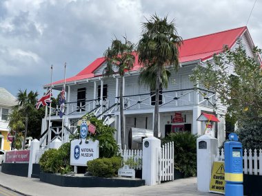George Town, GRAND CAYMAN - 22 Şubat 2022 'de Cayman Adaları' nda, George Town şehir merkezindeki Cayman Adaları Ulusal Müzesi 'nde görüldü..