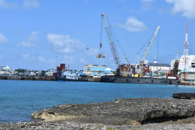GEORGE TOWN, CAYMAN Adaları - 22 Şubat 2022 'de Cayman Adaları' ndaki Grand Cayman 'daki George Town Limanı.