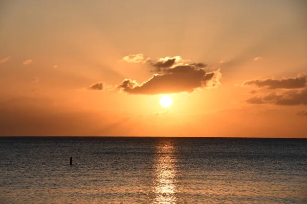 Solnedgång Utsikt Från Seven Mile Beach Grand Cayman Caymanöarna — Stockfoto