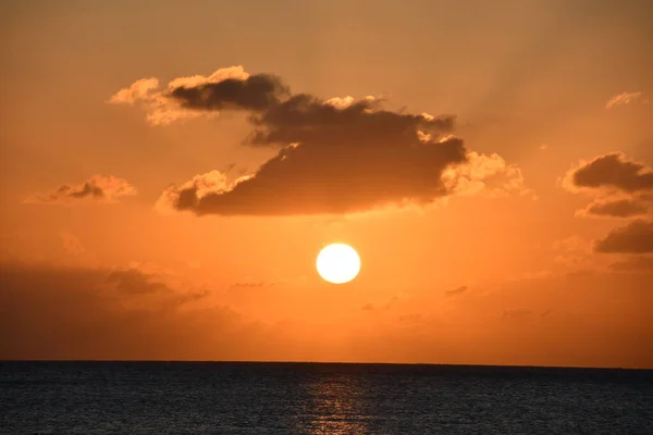 Vista Del Atardecer Desde Playa Seven Mile Gran Caimán Las —  Fotos de Stock