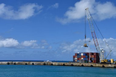 GEORGE TOWN, CAYMAN Adaları - 22 Şubat 2022 'de Cayman Adaları' ndaki Grand Cayman 'daki George Town Limanı.