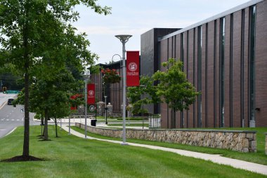 FAIRFIELD, CT - 14 AUG: Fairfield, Connecticut 'taki Sacred Heart Üniversitesi, 14 Ağustos 2021' de görüldüğü gibi.