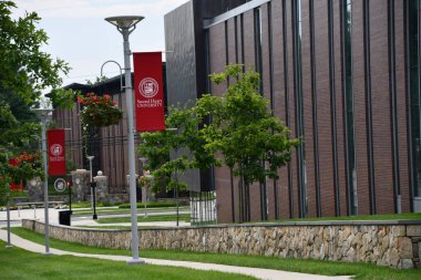 FAIRFIELD, CT - 14 AUG: Fairfield, Connecticut 'taki Sacred Heart Üniversitesi, 14 Ağustos 2021' de görüldüğü gibi.