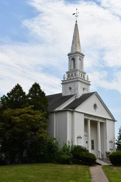 BRIDGEPORT CT - 14 AUG: Tanrı 'nın Kutsal Tapınağı Kilisesi Bridgeport, Connecticut' ta İsa 'da, 14 Ağustos 2021' de görüldüğü gibi.