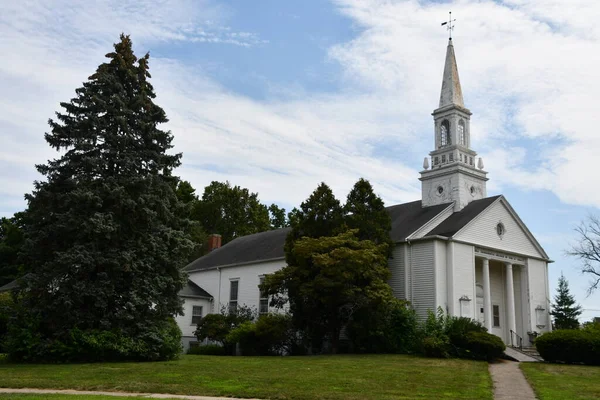 BRIDGEPORT CT - 14 AUG: Tanrı 'nın Kutsal Tapınağı Kilisesi Bridgeport, Connecticut' ta İsa 'da, 14 Ağustos 2021' de görüldüğü gibi.