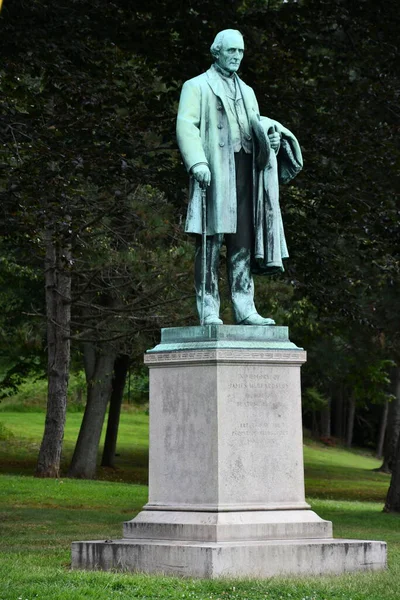 14 Ağustos 2021 'de Bridgeport, Connecticut' ta James W. Beardsley Heykeli 'nde görüldü..