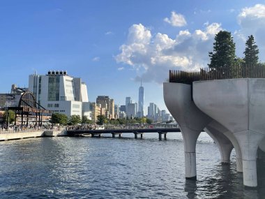 NEW YORK, NY - 18 SEP: 18 Eylül 2021 'de görüldüğü üzere Manhattan, New York' taki 55..