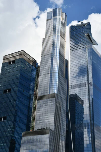 NEW YORK, NY - SEP 18: 18 Eylül 2021 'de Manhattan, New York' taki Hudson Yards 'da daha yeni gelişmeler.