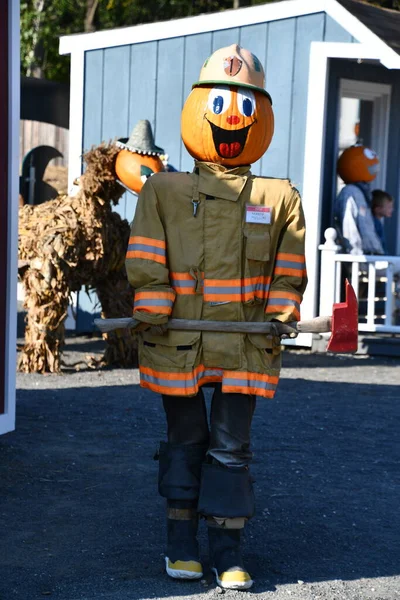 EAST HAMPTON CT - 3 Ekim 2022 'de görüldüğü gibi, Doğu Hampton, Connecticut' taki The Village.