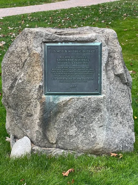 Litchfield Oct War Monuments Litchfield Town Green Litchfield Connecticut Seen — Stock Photo, Image