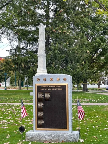 Litchfield Oct War Monuments Litchfield Town Green Litchfield Connecticut Seen — Stock Photo, Image