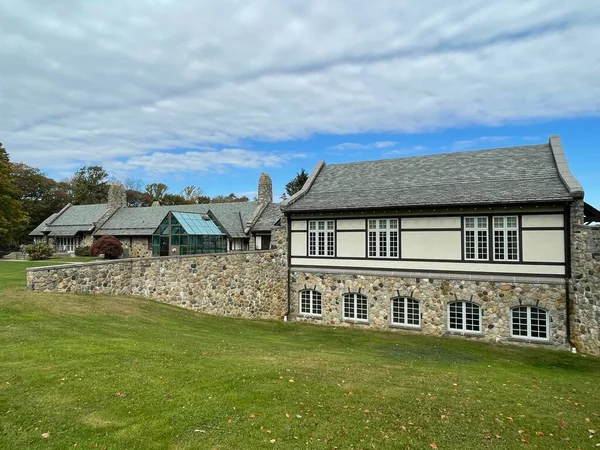 New Canaan CT - 24 Ekim 2021 'de New Canaan, Connecticut' taki Waveny Park 'taki Lapham Toplum Merkezi.