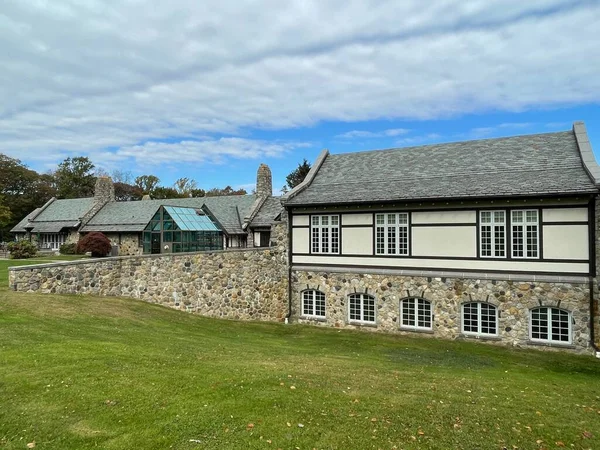 New Canaan CT - 24 Ekim 2021 'de New Canaan, Connecticut' taki Waveny Park 'taki Lapham Toplum Merkezi.