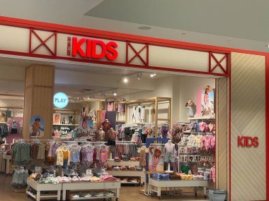 12 Mart 2022 'de East Rutherford, New Jersey' deki Meadowlands Spor Kompleksi 'nde bulunan American Dream' de bulunan Cotton On Kids mağazası..