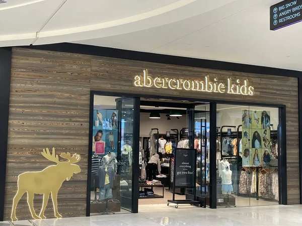 12 Mart 2022 'de Doğu Rutherford, New Jersey' deki Meadowlands Spor Kompleksi 'nde büyük bir perakende ve eğlence tesisi olan American Dream' deki Abercrombie Kids..