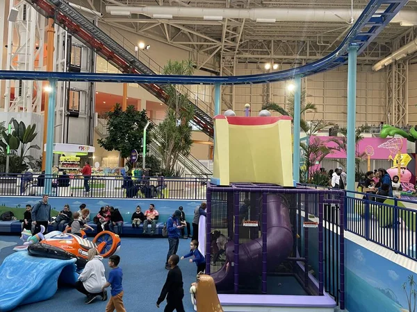 Doğu Rutherford, New Jersey 'deki American Dreams alışveriş merkezinde 12 Mayıs 2022' de Nickelodeon Evreni. Amerika Birleşik Devletleri 'ndeki en büyük kapalı eğlence parkı..