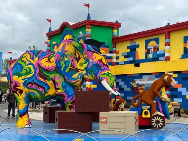 14 Mayıs 2022 'de Goshen, New York' taki Legoland 'da Brick Caddesi' nde görüldü..