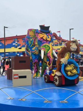 14 Mayıs 2022 'de Goshen, New York' taki Legoland 'da Brick Caddesi' nde görüldü..