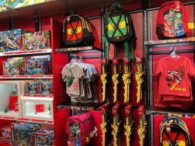 GOSHEN, NY - 14 Mayıs 2022 'de Goshen, New York' taki Legoland 'da görülen Lego Ninjago Dünyası.