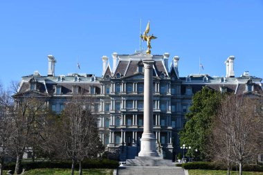WASHINGTON, DC - 3 Nisan 2021 'de Washington DC' deki Eisenhower İdari Ofis Binası 'ndaki Birinci Bölüm Anıtı (EEOB).