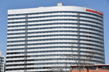 ARLINGTON, VA - 4 Nisan 2022 'de Arlington, Virginia' daki Raytheon Teknoloji ofis binası.