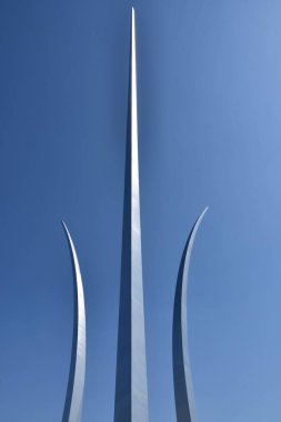 ARLINGTON VA - 4 Nisan 2021 'de Arlington, Virginia' da görülen ABD Hava Kuvvetleri Anıtı.
