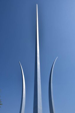 ARLINGTON VA - 4 Nisan 2021 'de Arlington, Virginia' da görülen ABD Hava Kuvvetleri Anıtı.