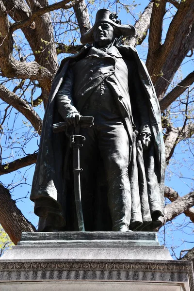 Tuğamiral John Barry Heykeli, 3 Nisan 2021 'de Washington' daki Franklin Park 'ta görüldü..